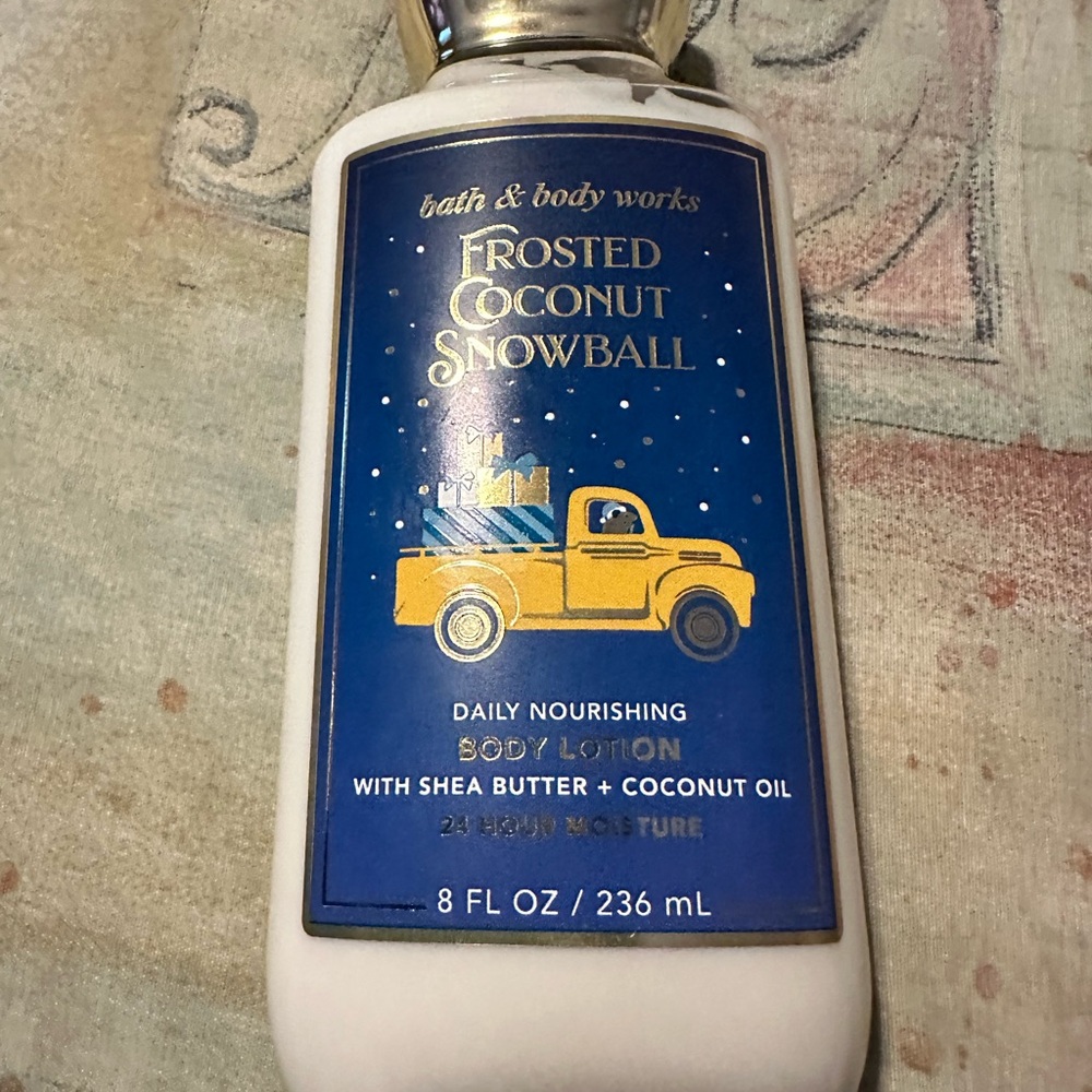Bath & Body Works Frosted Coconut Snowball Nourishing Body Lotion